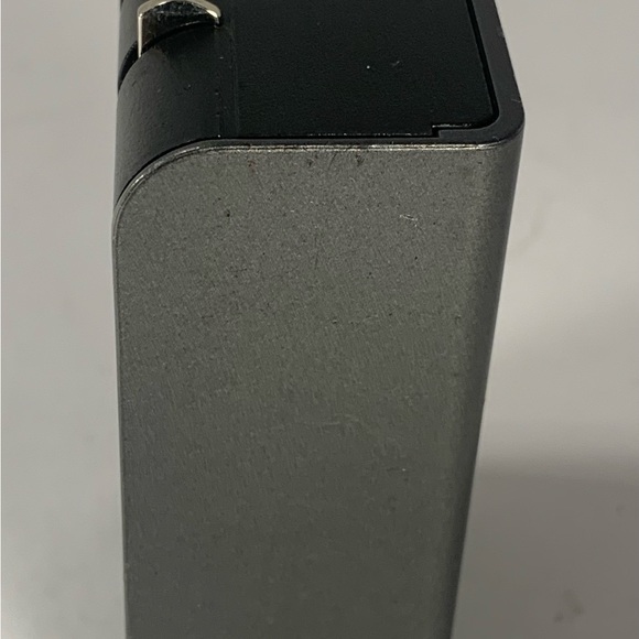 Point Mobl 23-1120 Retractable Samsung M300 S20 S22 20-Pin Data Sync USB Cable - Picture 4 of 5